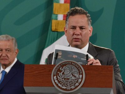 UIF revela lista de "Los Maléficos": AMLO "El Gallo", Aristegui, Durazo...