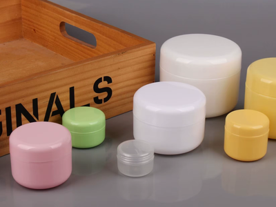 Guardá los envases de crema para peinar vacíos y hacé esto tan útil para poner sobre tu escritorio