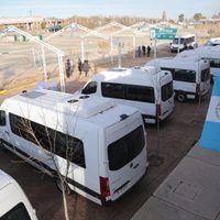Omar Gutiérrez entregó diez minibuses para escuelas del interior de la Provincia