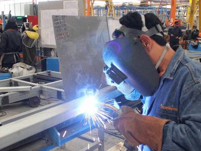 Según el INDEC, la actividad económica bajó un 13,2% en julio