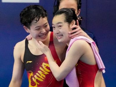 China conquista su primer oro en clavados en busca de la barrida de ocho