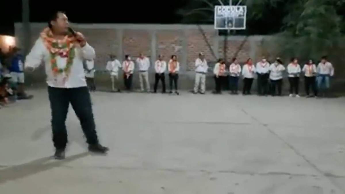 Momento en el que suenan los tiros durante el mitin