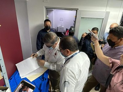 Alcaldesa de Nuevo Laredo denuncia “inaudito” cateo de la Fiscalía en plena jornada electoral