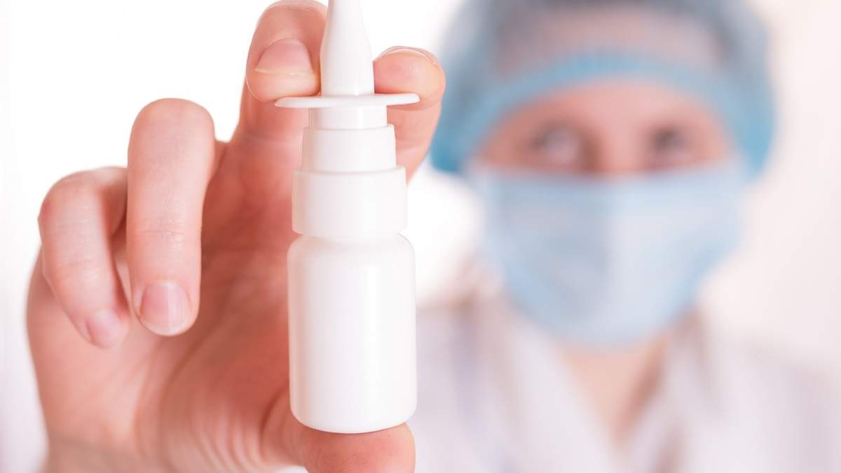Científicos desarrollan un spray nasal que previene el coronavirus. Fuente: (Twitter)