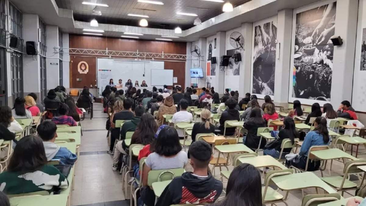 Presupuesto universitario. Fuente: (Instagram)