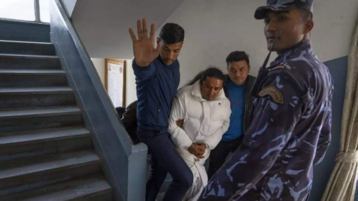 El controversial líder espiritual nepalí Ram Bahadur Bomjan fue detenido por abuso sexual a menor