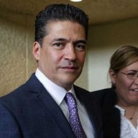 Renuncia magistrado morenovallista acusado de desvío