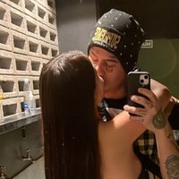 Tras blanquear su romance, Duki tuvo una pícara reacción en una fotografía de Emilia Mernes