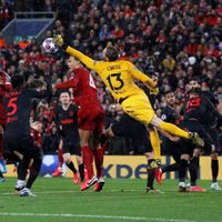 El Manchester United va por una de las máximas figuras del Atlético Madrid