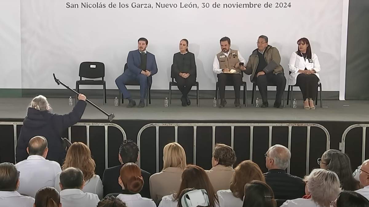 La mujer que reclamó a la presidenta Claudia Sheinbaum