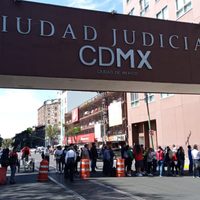 Trabajadores del PJCDMX bloquean vías en rechazo al 3.5% de aumento salarial ofrecido