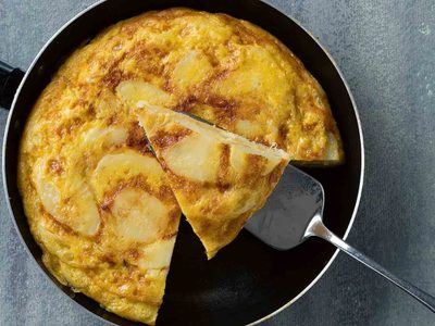 Tortilla de papa rellena de carne: 2 platos en 1 y una receta exquisita