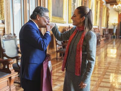 Sheinbaum dialoga con Gustavo Petro sobre migración y unidad entre gobiernos progresistas