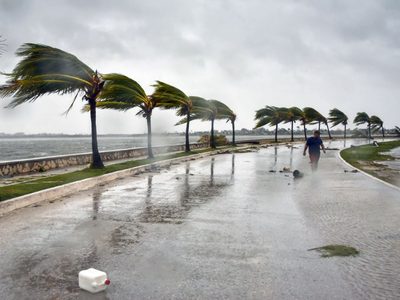 Ida se convierte en huracán en su paso por Cuba: ahora amenaza la costa sur de EE. UU.
