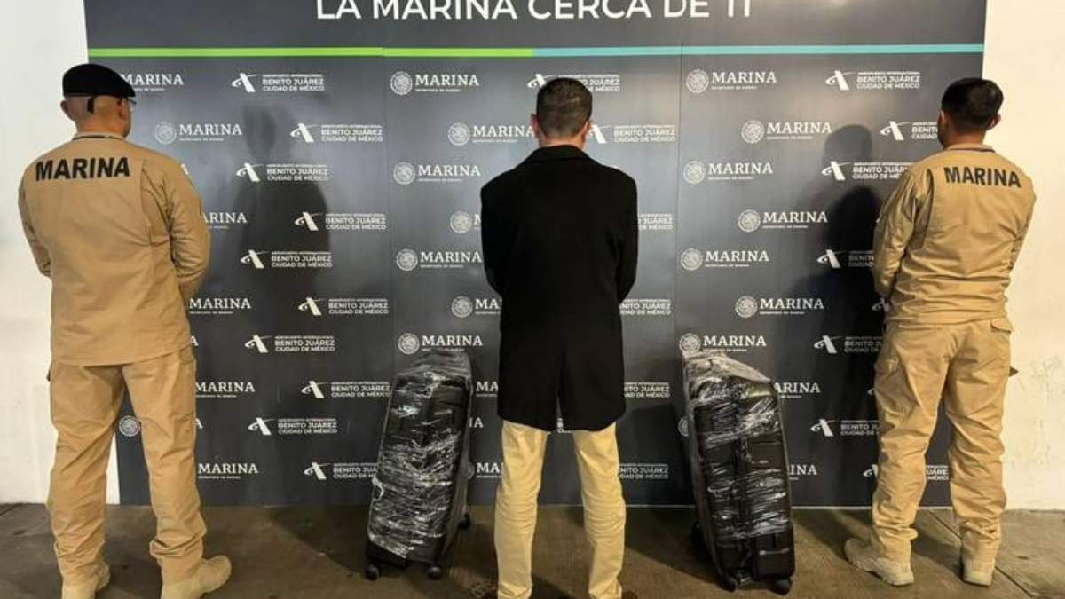 Sujeto detenido en el AICM