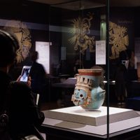 Debaten sobre tres culturas mesoamericanas en encuentro académico en Japón