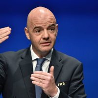 Infantino planea un cambio inédito en el fútbol post coronavirus