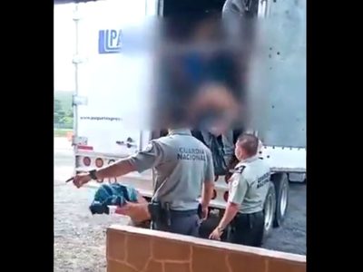 GN rescata a 128 migrantes escondidos en la caja de un camión
