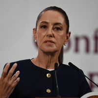 “En el mismo lugar y con la misma gente”: Sheinbaum sobre relanzamiento del PAN