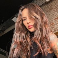 Cande Tinelli demostró una vez más su amor por sus mascotas: “Los juguetes que les compra mamá”
