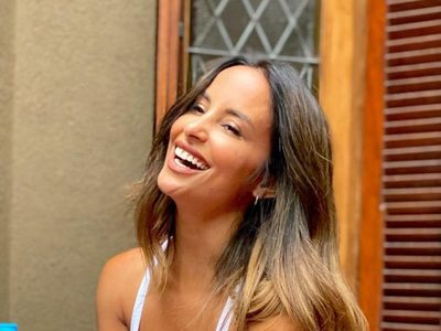 Súper diosa: Lourdes Sánchez nos regaló sus mejores postales en la playa