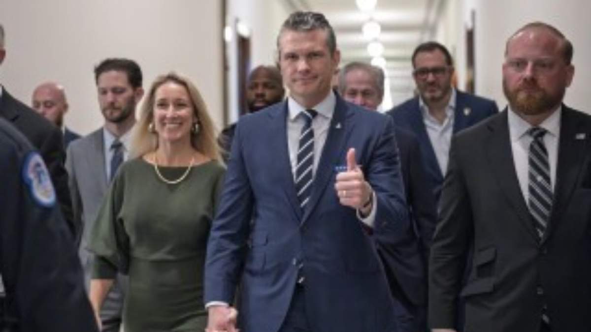 Pete Hegseth, nominado para secretario de defensa, en el Capitolio en Washington el 9 de diciembre del 2024