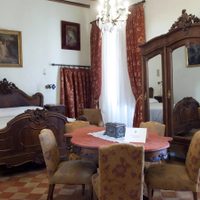El mueble retro que tu abuela amaba y que ahora es tendencia para tu dormitorio