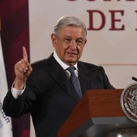 “Sería el colmo que se lo volvieran a robar”: AMLO a Riquelme sobre bienes incautados