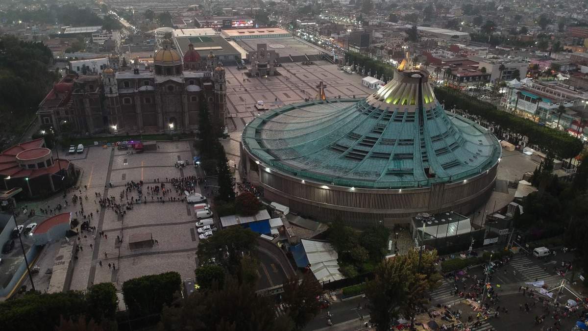 Los peregrinos acudieron a visitar la imagen de la Virgen de Guadalupe