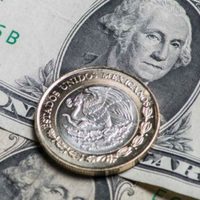 El peso se recupera; dólar cierra este lunes en $19.35
