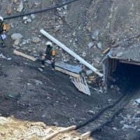Intentan rescatar a 10 mineros atrapados tras un derrumbe en el norte de México