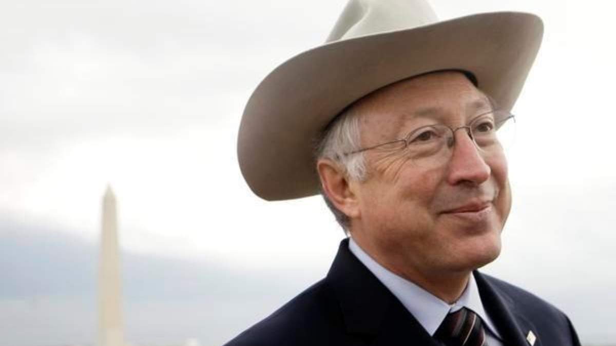Ken Salazar fue nombrado por el presidente Joe Biden como Embajador de Estados Unidos en México