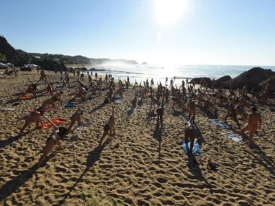 Pese a la pandemia, convocan al Festival Nudista de Zipolite 2021