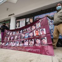 Colectivos de desaparecidos protestan por imposición en Comisión de Atención a Víctimas en Veracruz