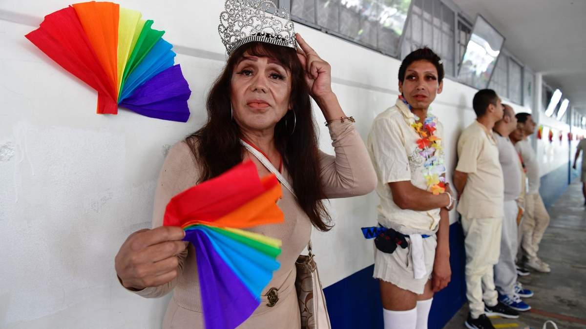 Celebración del orgullo LGBTIQ+ en el Reclusorio Oriente