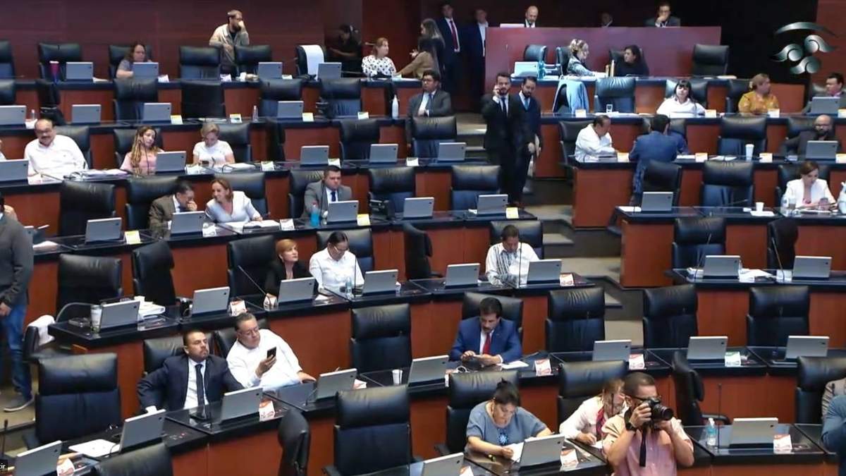 Sesión en el Senado de la República