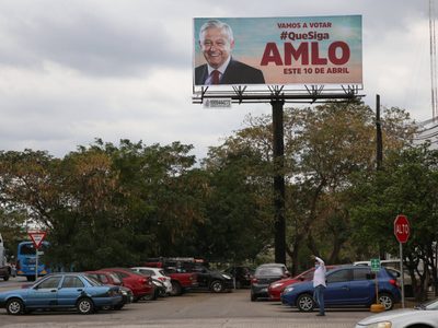 El secretario de Gobernación y Layda Sansores debaten con Morena la Ley de Revocación de Mandato