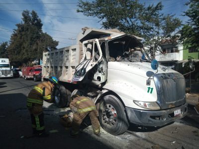 Explota camión con pirotecnia en peregrinación religiosa en Tonalá; hay tres heridos