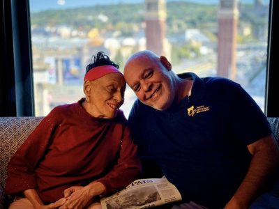 La cantante cubana Omara Portuondo anuncia su retiro de los escenarios tras 79 años de carrera