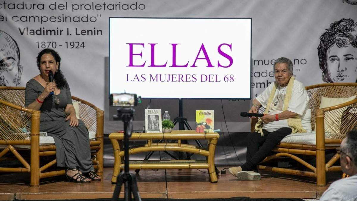 Susana Cato y "La Nacha" Rodríguez en la Feria del Libro de Manzanillo