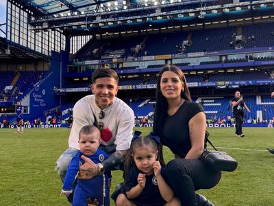 Como Antonela Roccuzzo: Valu Cervantes, la novia de Enzo Fernández, presume las botas más lindas de la temporada