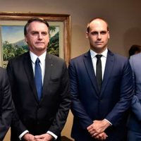 Piden investigar a la familia de Jair Bolsonaro por adquirir 51 inmuebles en efectivo