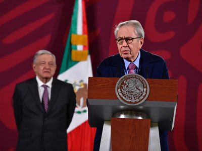 El secretario de Salud presume que para 2023 se logrará la “transformación del sistema de salud”