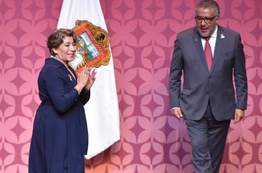 Delfina Gómez en su toma de protesta como gobernadora del Estado de México