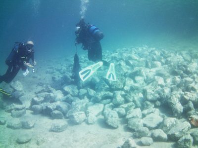 Descubren en Grecia un sitio arqueológico de hace 8 mil años en el fondo del mar Egeo