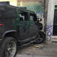 Hallan el cadáver de un hombre dentro de una Hummer, en Iztapalapa