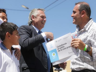 Más de 40 mil viviendas en todo el país: Alberto Fernández entregó casas en Salta