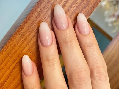 Si tenés un evento a la vista, estos 4 diseños de uñas francesas te salvan el look y suman estilo sin esfuerzo