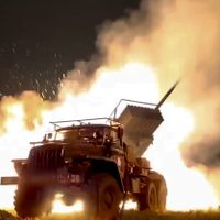 Ucrania ataca terminal petrolera rusa; Zelenski dice que guerra ha entrado en nueva fase