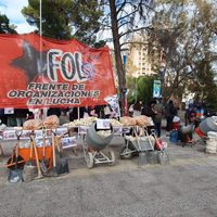 El FOL reclamó por comida y trabajo en el centro de Neuquén